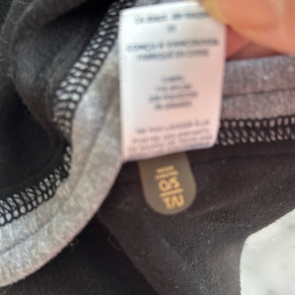 Ivivva by Lululemon girls scarf grey with black interior - Picture 6 of 6